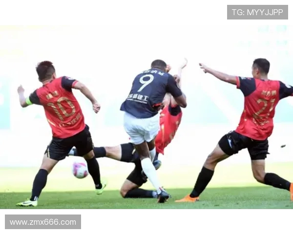 英格兰锋霸闪耀中甲!科菲梅开二度助嘉定汇龙终结连败(2) 英格兰锋霸闪耀中甲!科菲梅开二度助嘉定汇龙终结连败(2)